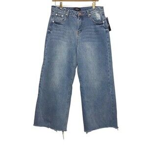 Lulu’s Herrera Light Wash Cropped Wide‎ Leg Jeans
